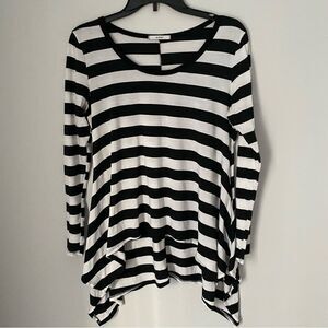 Acemi Women’s Crew Neck Striped Long Sleeve Asymmetric Hemline Top